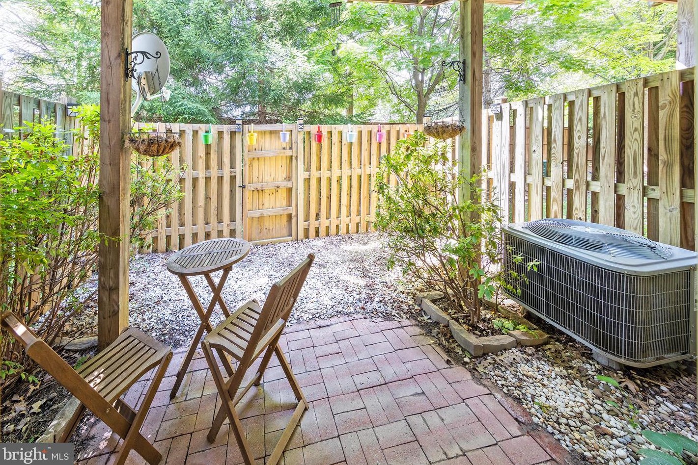 11425 Log Rdg Dr, Fairfax VA  22030-8528 exterior