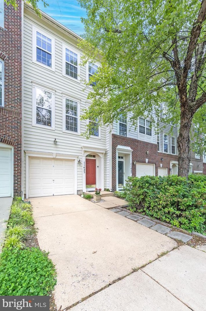 11425 Log Rdg Dr, Fairfax VA  22030-8528 exterior