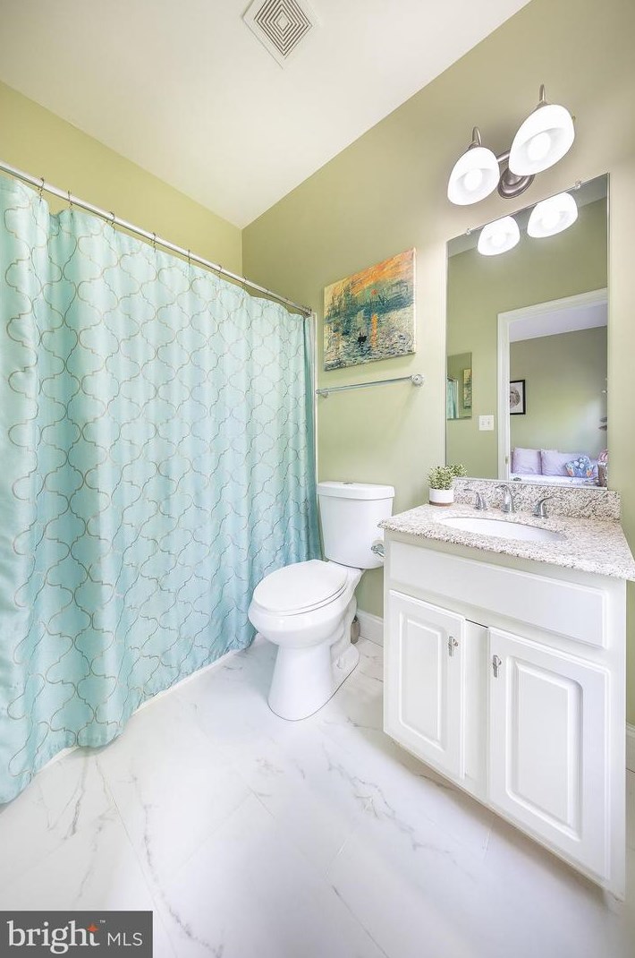 11425 Log Rdg Dr, Fairfax VA  22030-8528 exterior