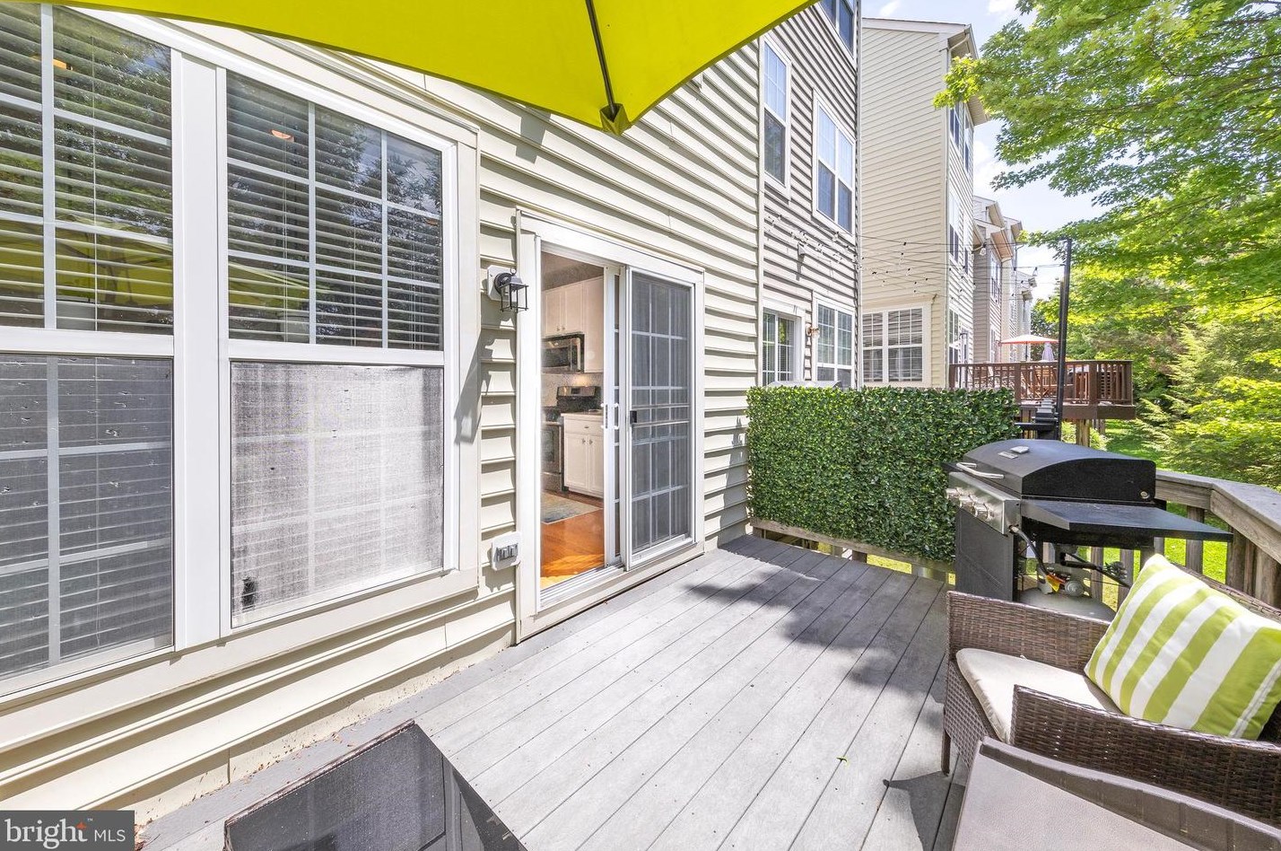 11425 Log Rdg Dr, Fairfax VA  22030-8528 exterior