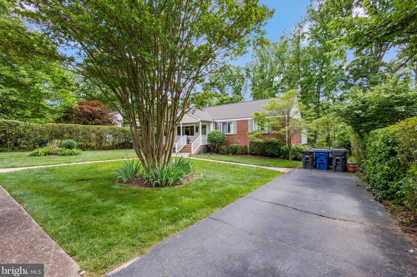 7323 Ronald St, Falls Church, VA 22046