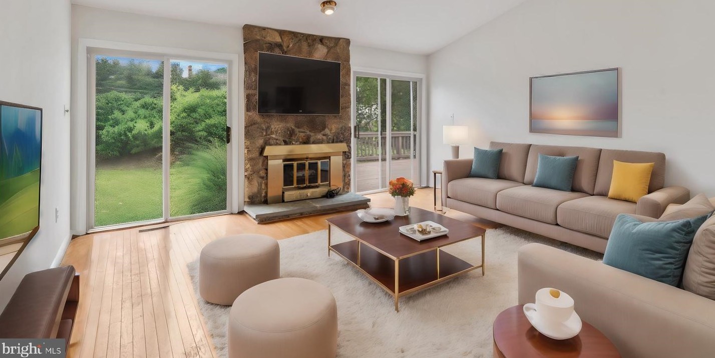 13910 Deviar Dr, Centreville VA  20120-1223 exterior