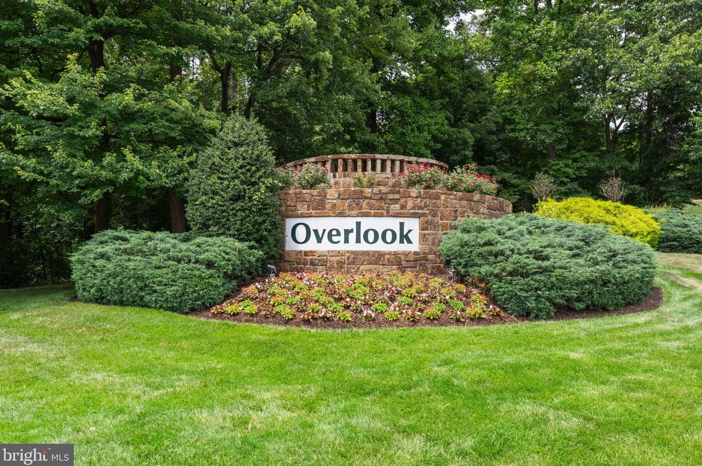 6322 Locust Tree Ln, Alexandria, VA 22312