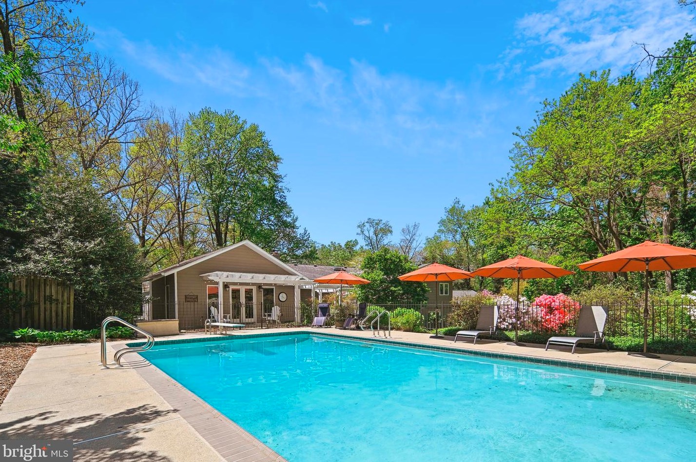 2429 Sunny Meadow Ln, Vienna, VA 22181-3024