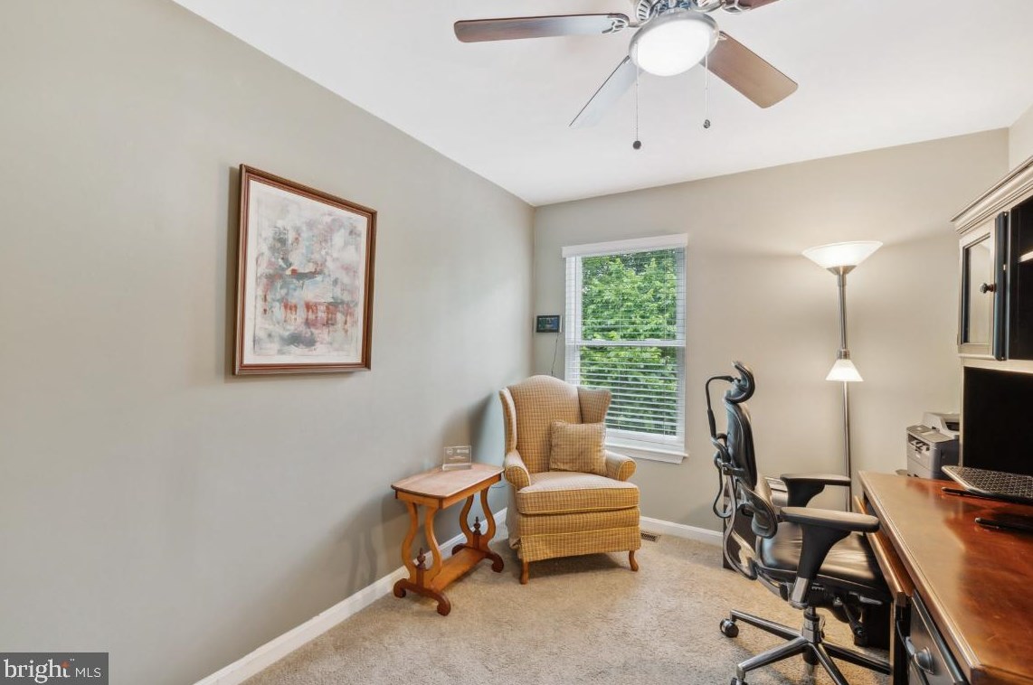 6120 Stonepath Cir, Centreville VA  20120-3422 exterior