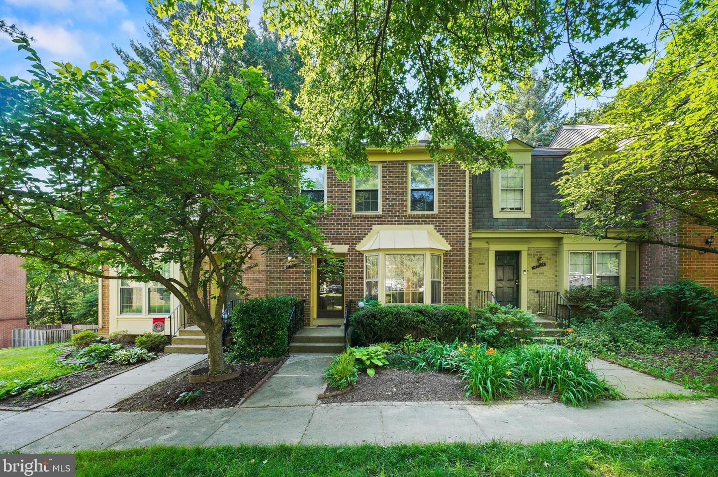 4723 Gainsborough Dr, Fairfax, VA 22032-2380