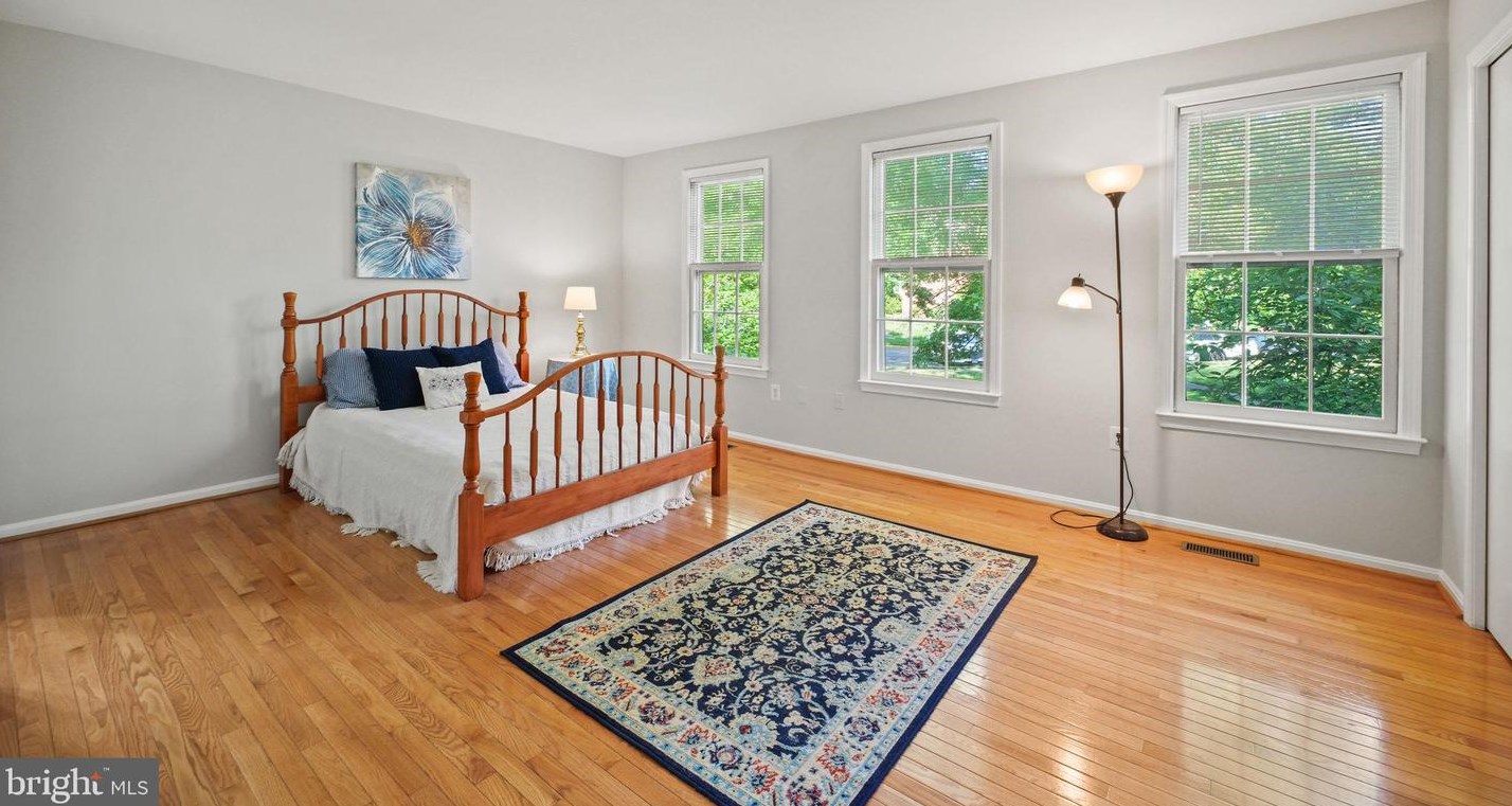 4723 Gainsborough Dr, Fairfax VA 22032-2380 exterior