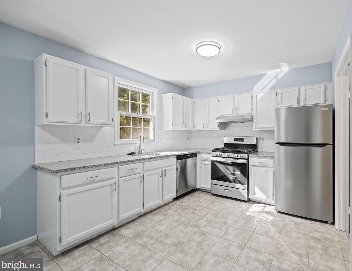 4723 Gainsborough Dr, Fairfax VA 22032-2380 exterior