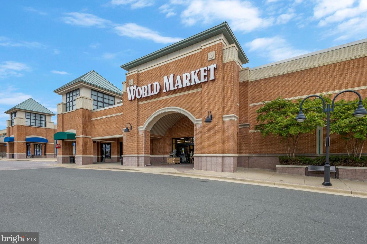 7465 Cross Gate Ln, Alexandria VA 22315-4621 exterior