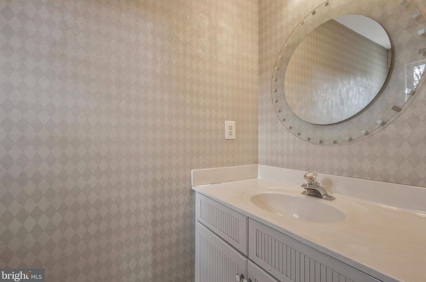 7465 Cross Gate Ln, Alexandria VA 22315-4621 exterior