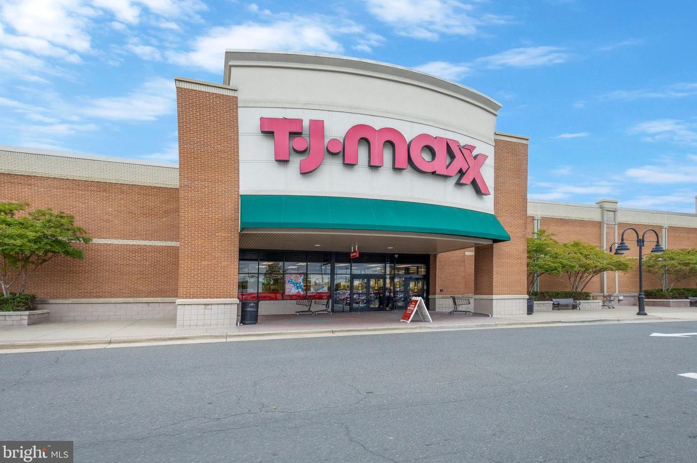 7465 Cross Gate Ln, Alexandria VA 22315-4621 exterior