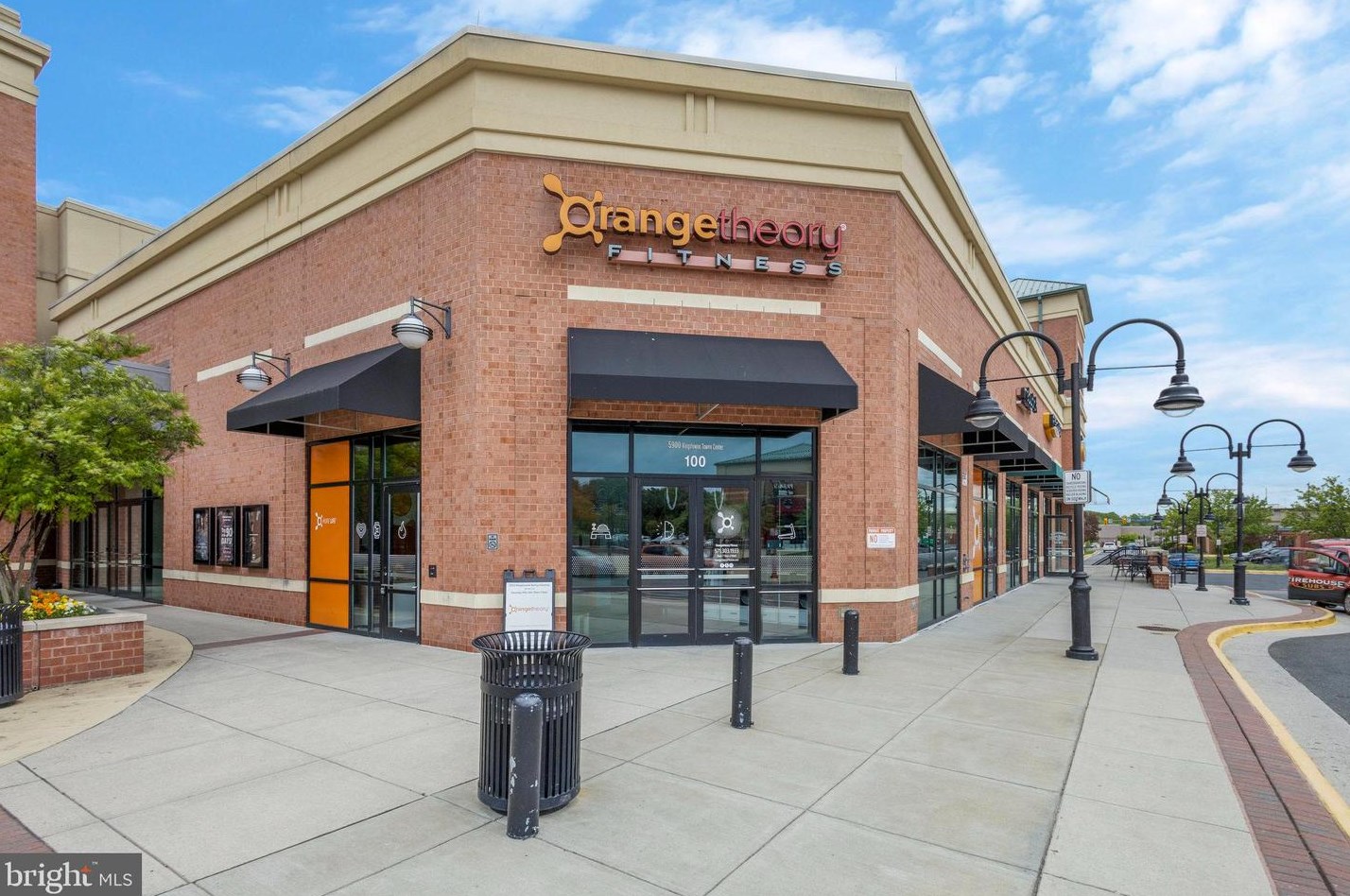 7465 Cross Gate Ln, Alexandria VA 22315-4621 exterior