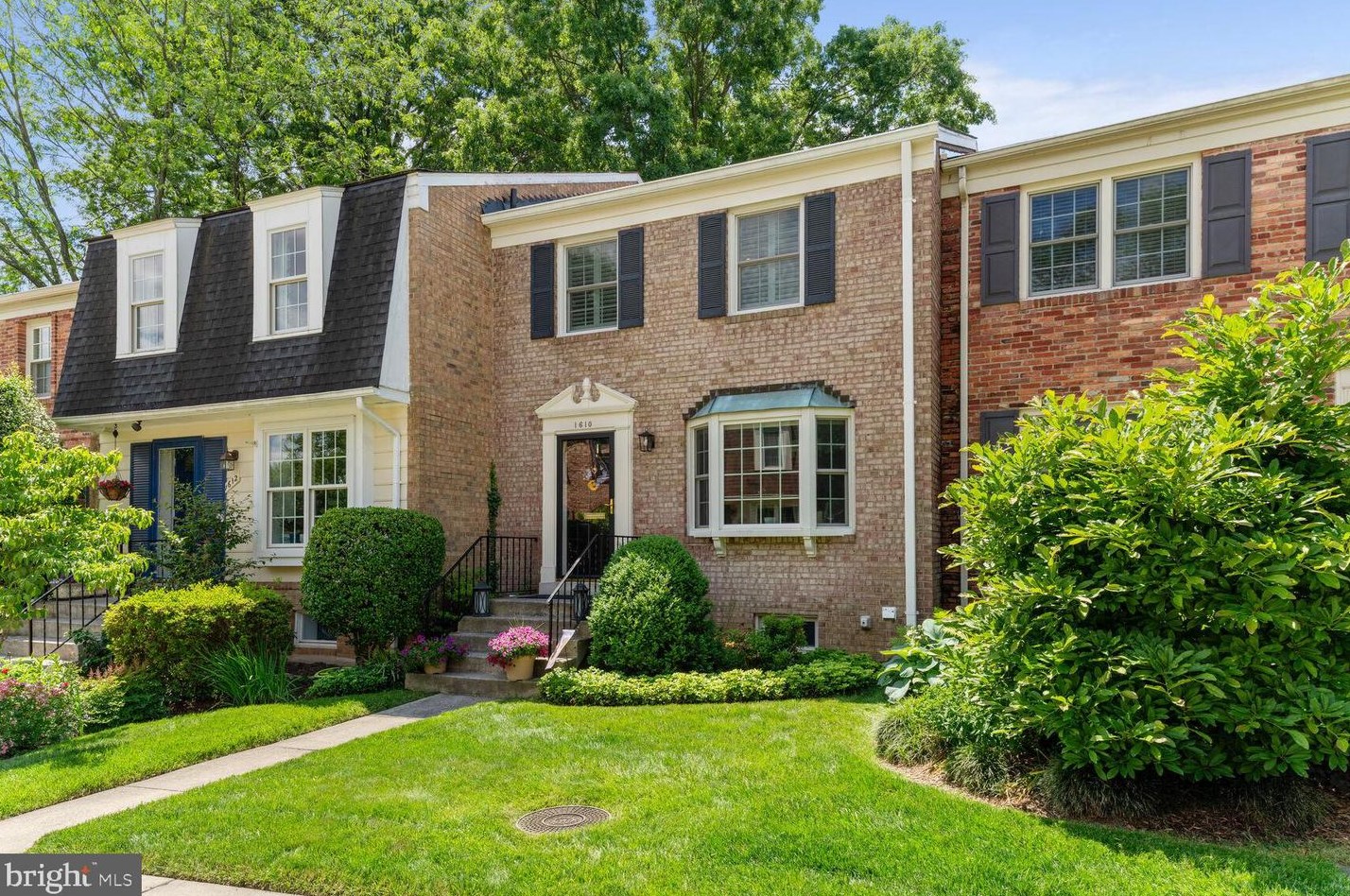 1610 Dunterry Pl, Mc Lean, VA 22101-4332