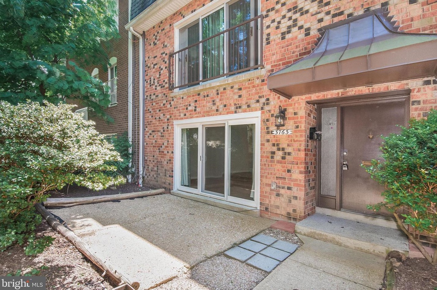 3763 Persimmon Cir, Fairfax, VA 22031-4116