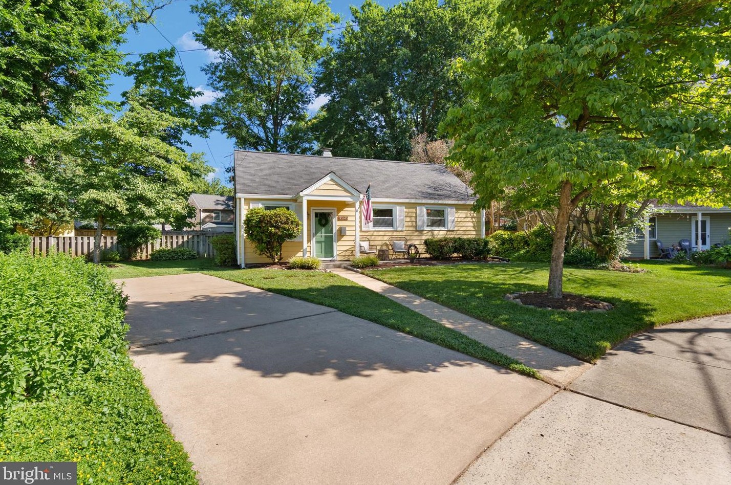 6920 Kenfig Dr, Falls Church VA  22042-3826 exterior