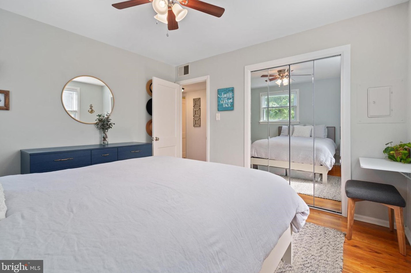 6920 Kenfig Dr, Falls Church VA  22042-3825 exterior