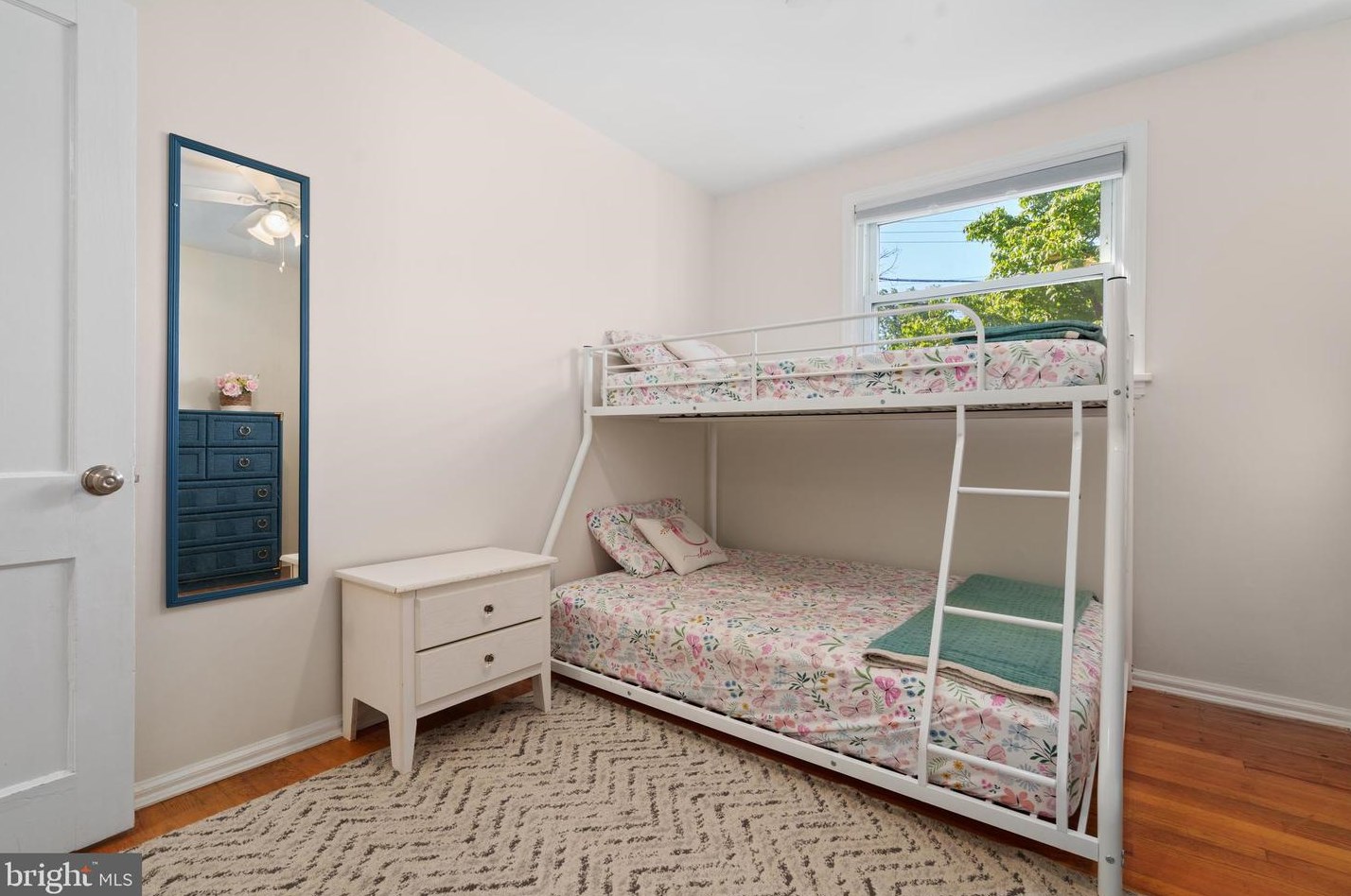 6920 Kenfig Dr, Falls Church VA  22042-3825 exterior