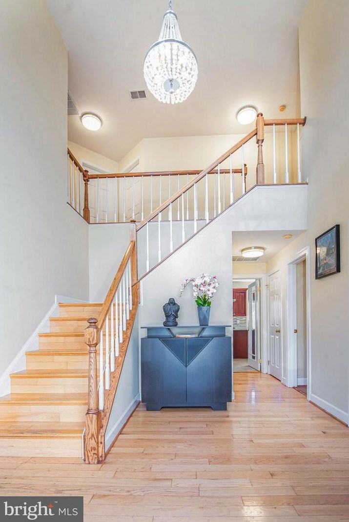 13189 Ashvale Dr, Fairfax, VA 22033