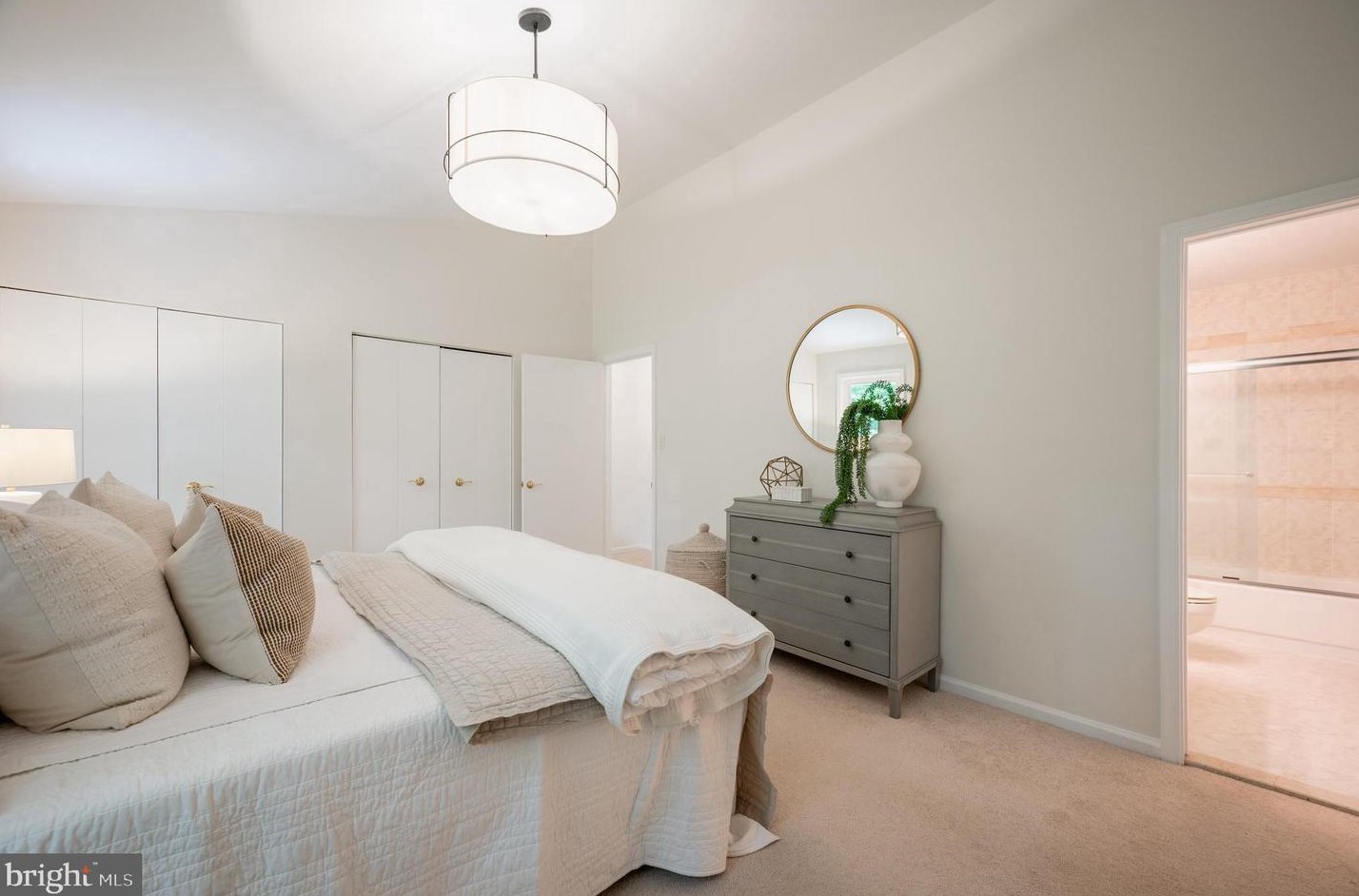 8474 Blue Oak Ct, Springfield VA  22153-3558 exterior