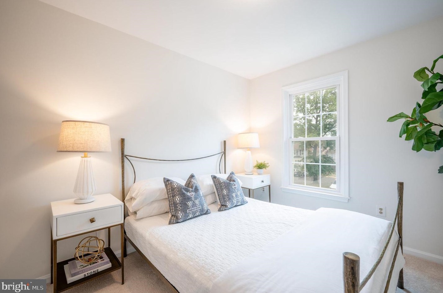 8474 Blue Oak Ct, Springfield VA  22153-3558 exterior