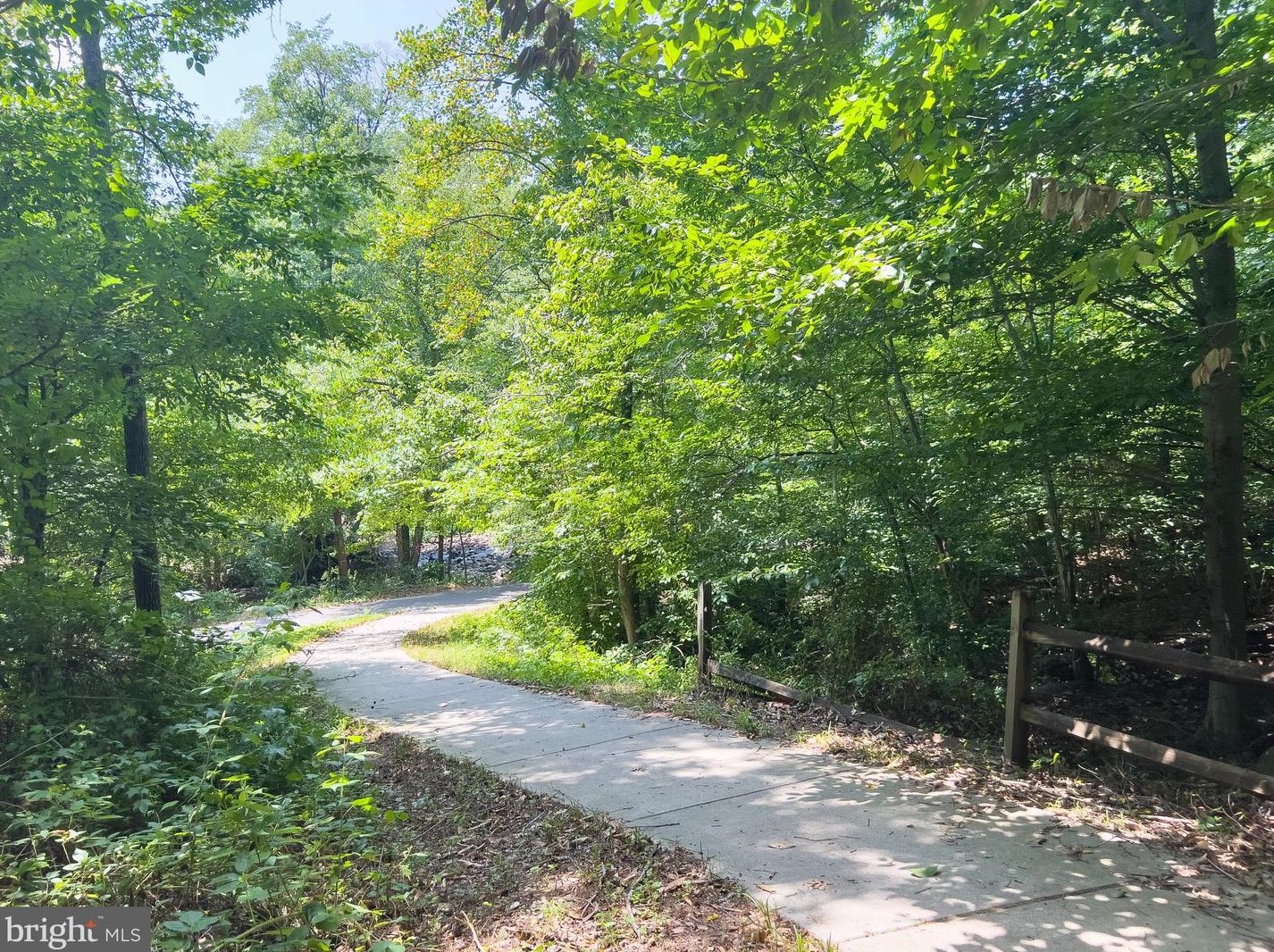 8474 Blue Oak Ct, Springfield VA  22153-3558 exterior