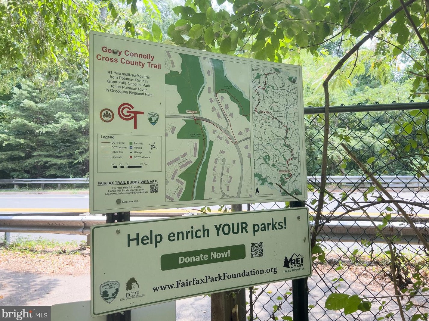 8474 Blue Oak Ct, Springfield VA  22153-3558 exterior