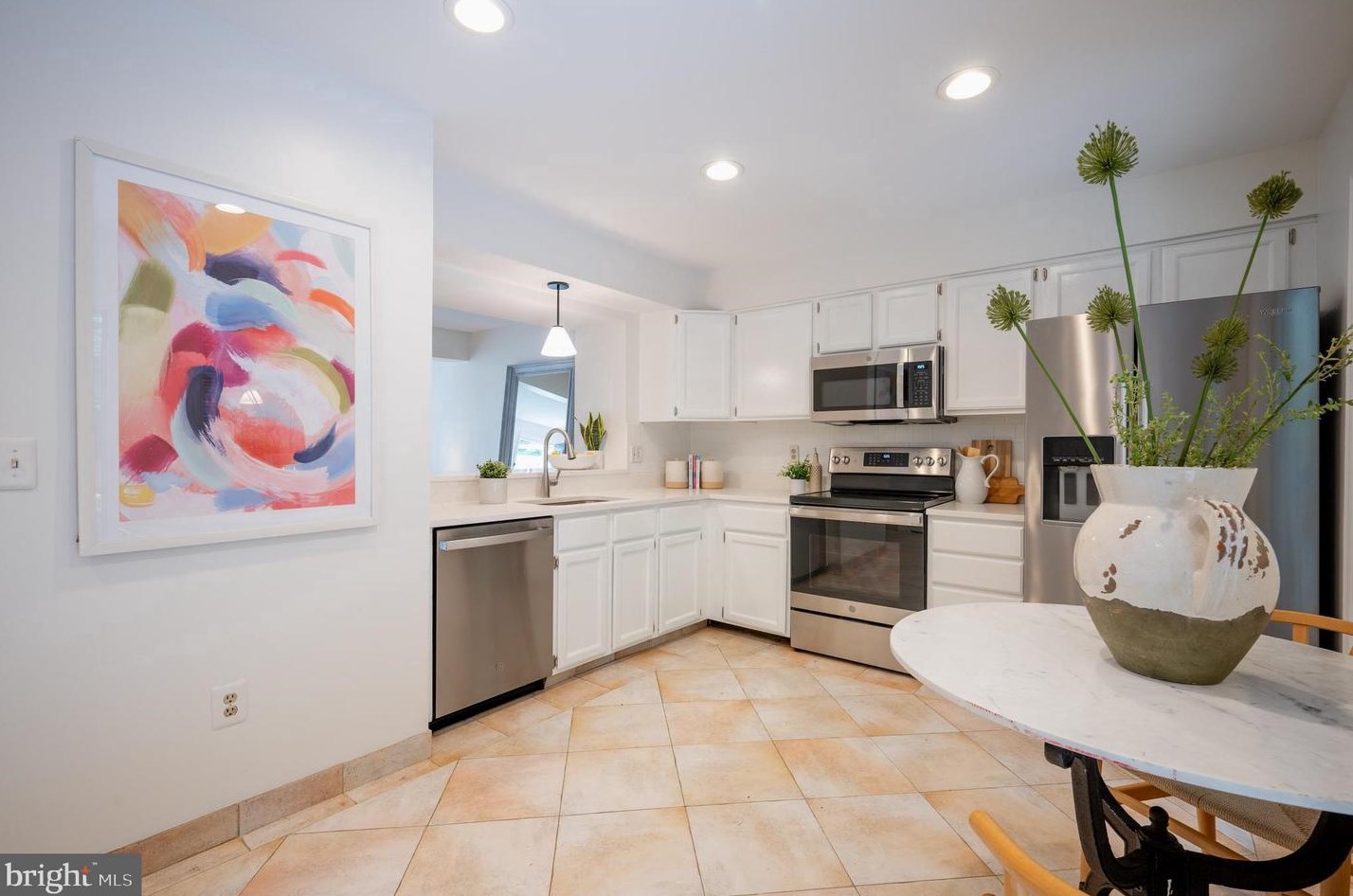 8474 Blue Oak Ct, Springfield VA  22153-3558 exterior