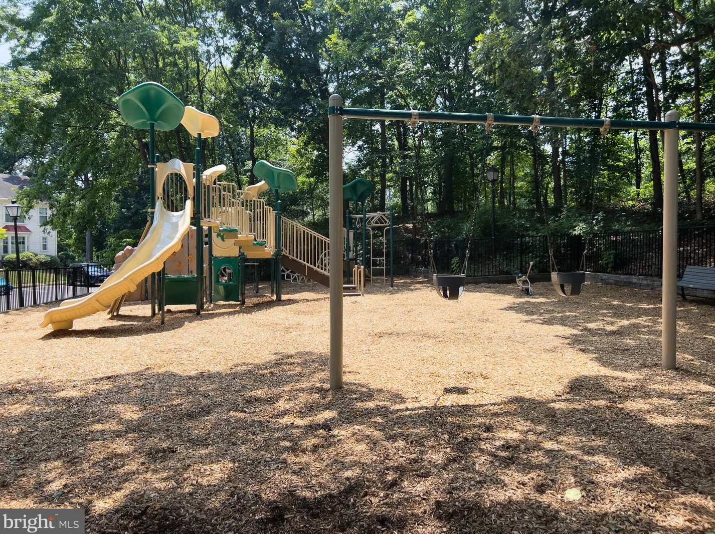 8474 Blue Oak Ct, Springfield VA  22153-3558 exterior