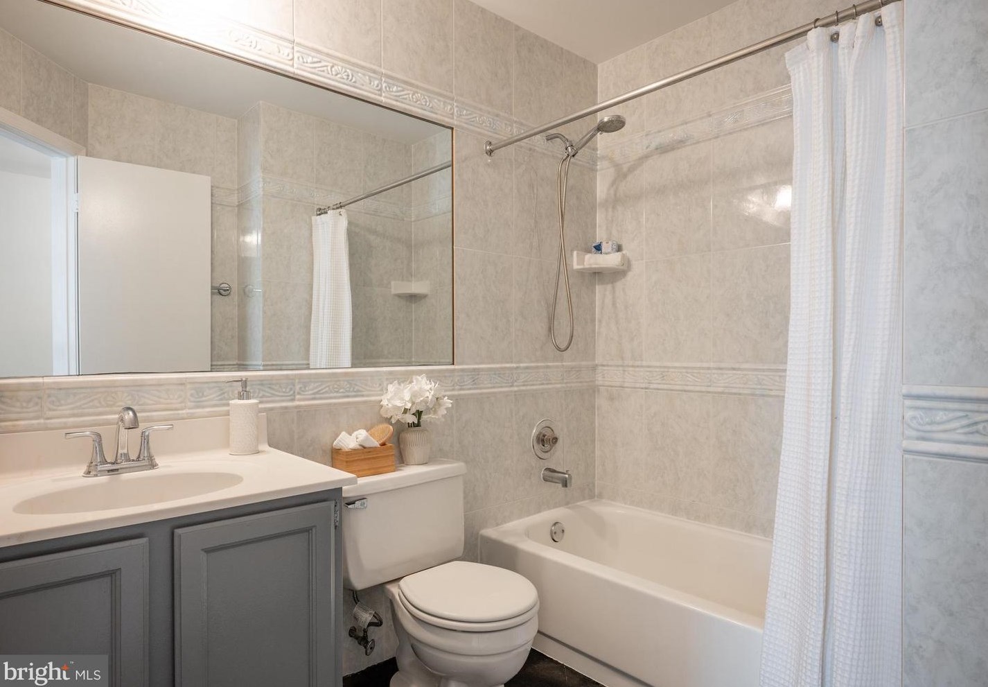 8474 Blue Oak Ct, Springfield VA  22153-3558 exterior