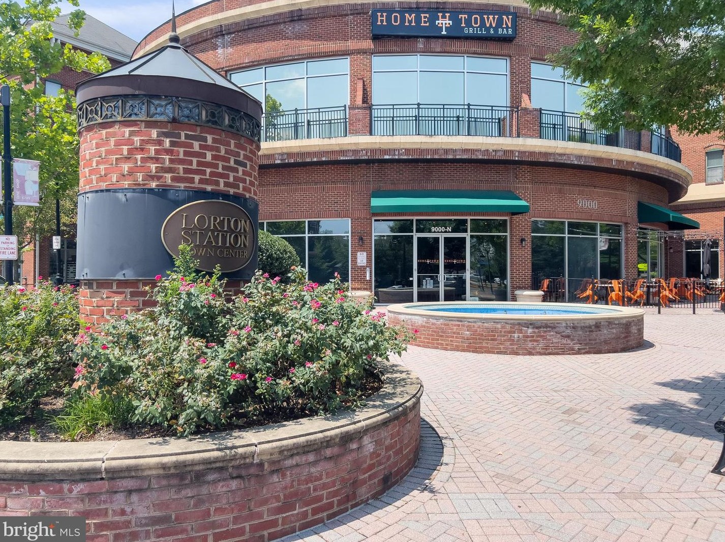 8474 Blue Oak Ct, Springfield VA  22153-3558 exterior