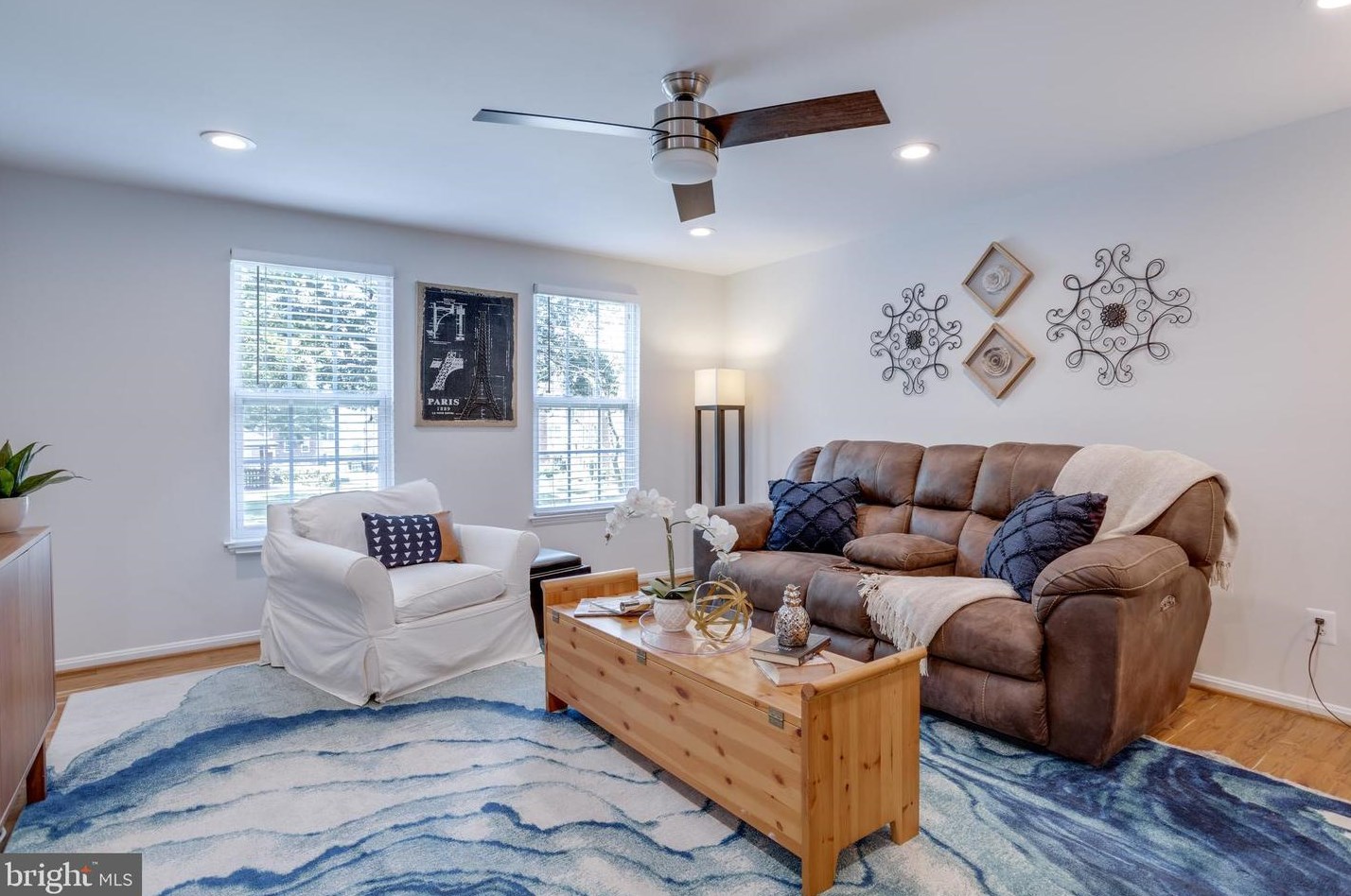 7004 Braddock Mews Pl, Springfield, VA 22151-3502