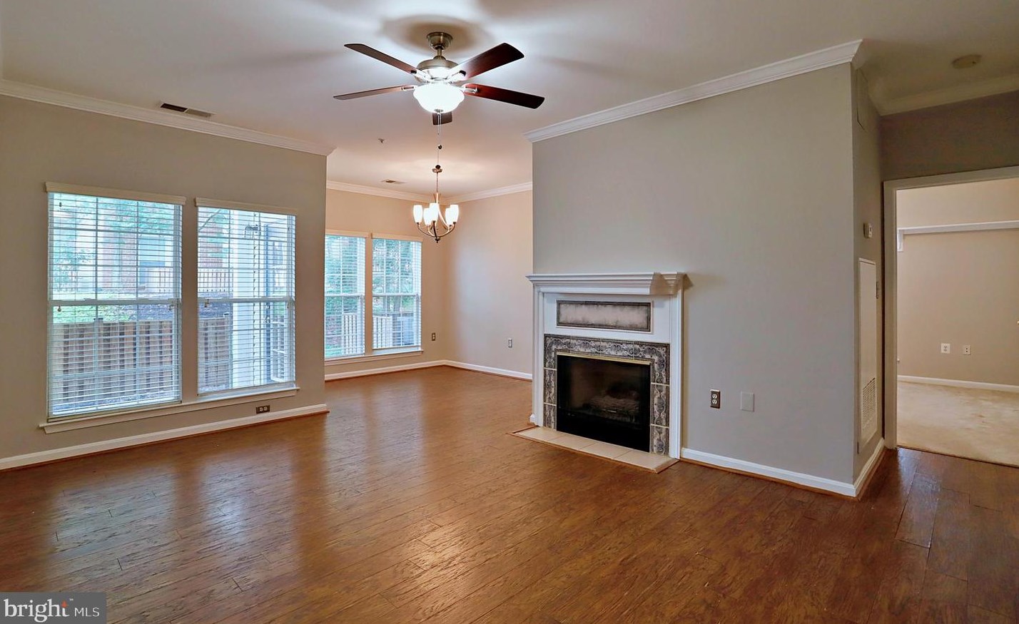 4139 Fountainside Ln #102, Fairfax, VA 22030