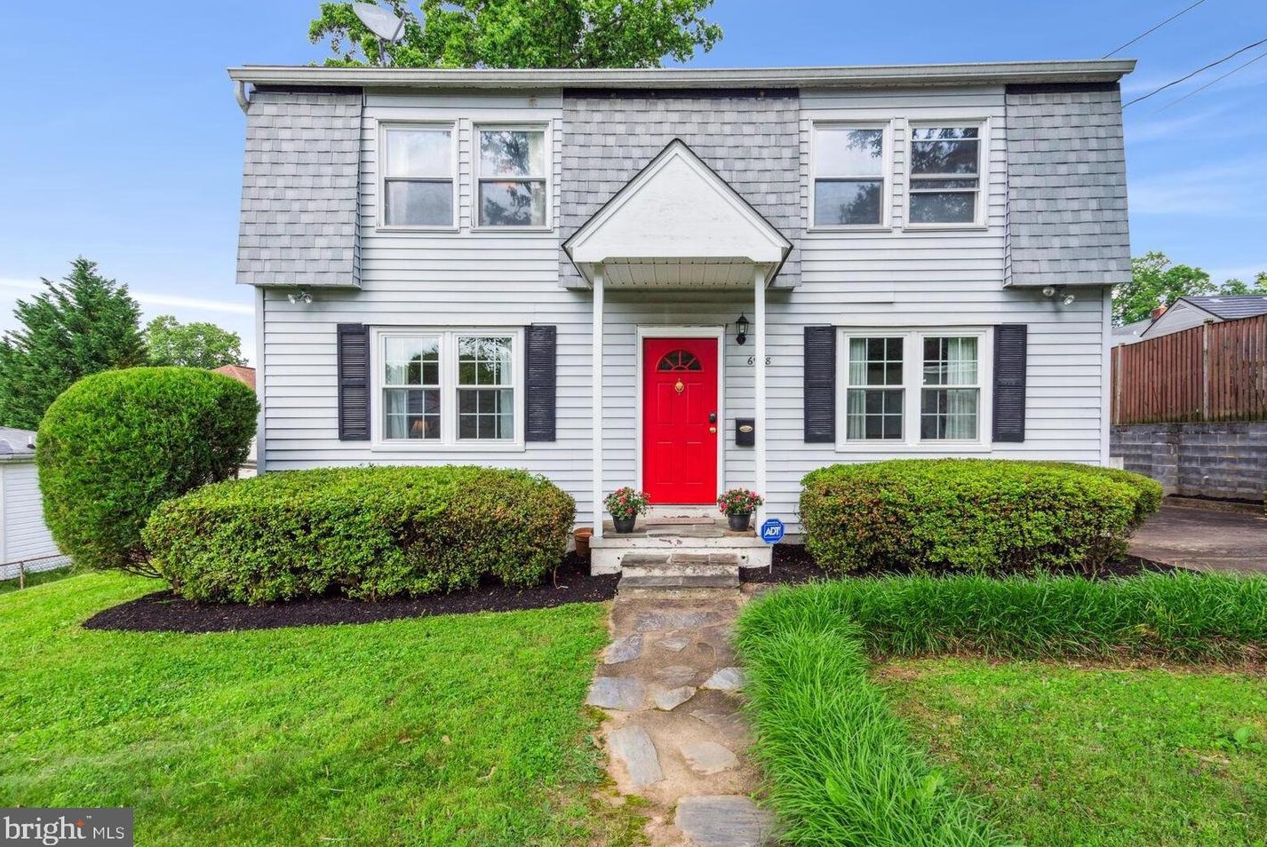 6908 Barrett Rd, Falls Church, VA 22042