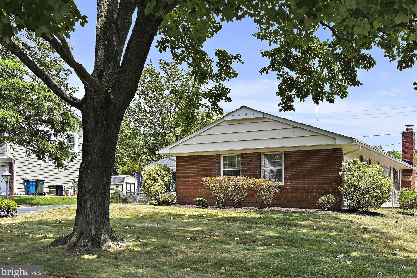 4107 Middle Ridge Dr, Fairfax, VA 22033-3227