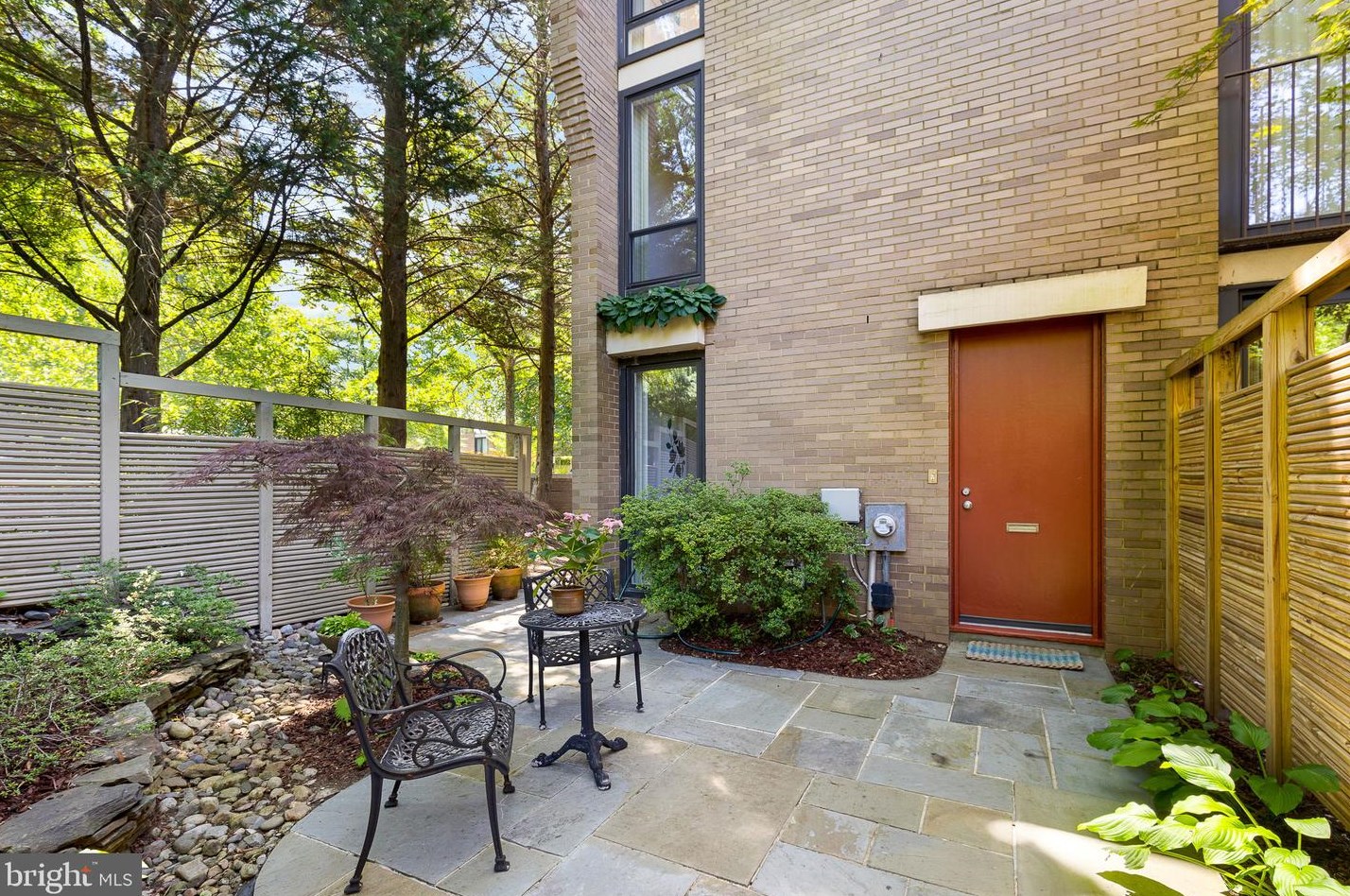 11459 Washington Plaza W, Herndon, VA 20190