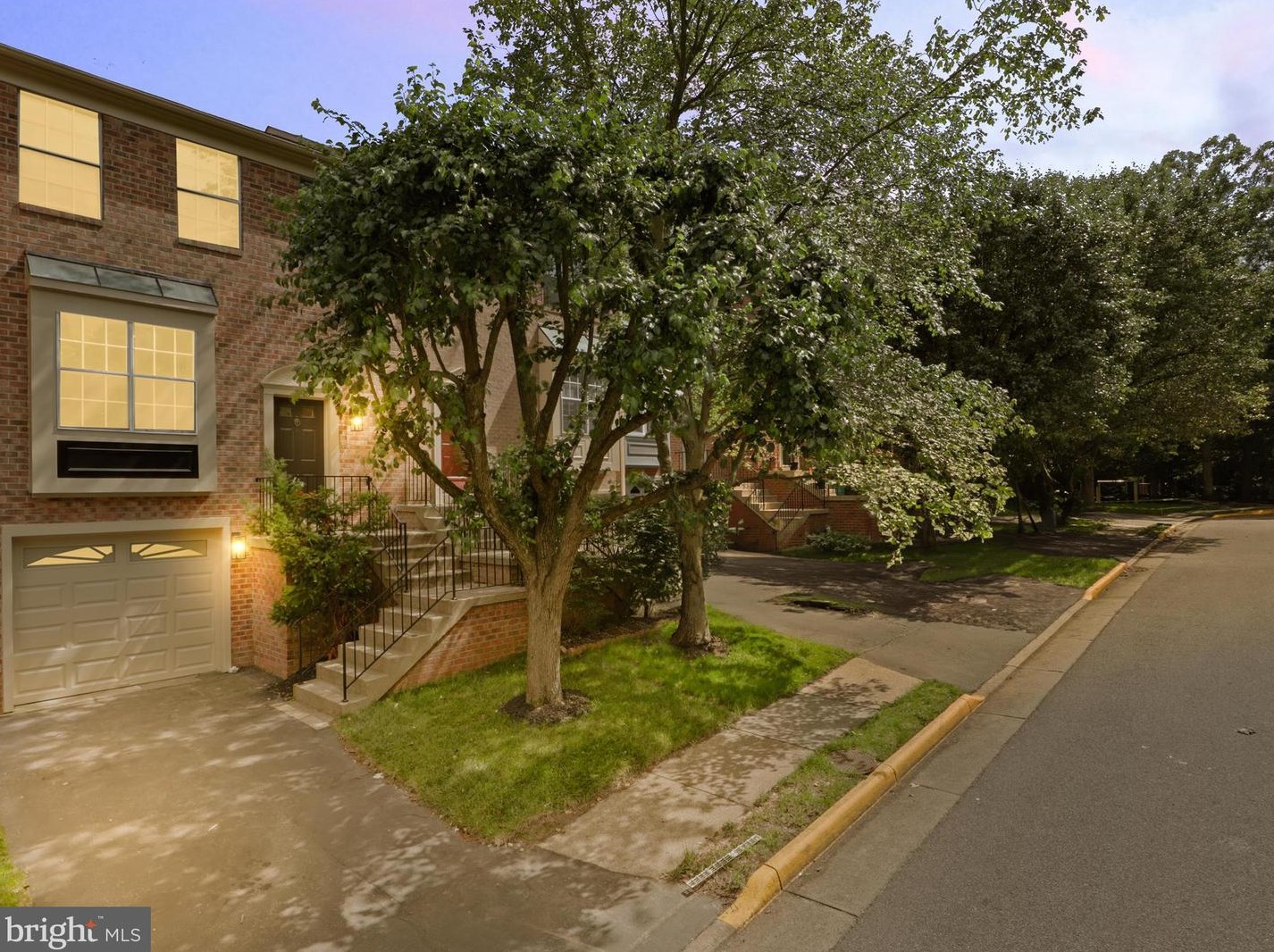 7823 Solomon Seal Dr, Springfield, VA 22152