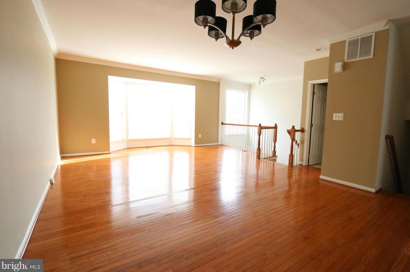 5507 Eyler Dr, Alexandria, VA 22315-5582