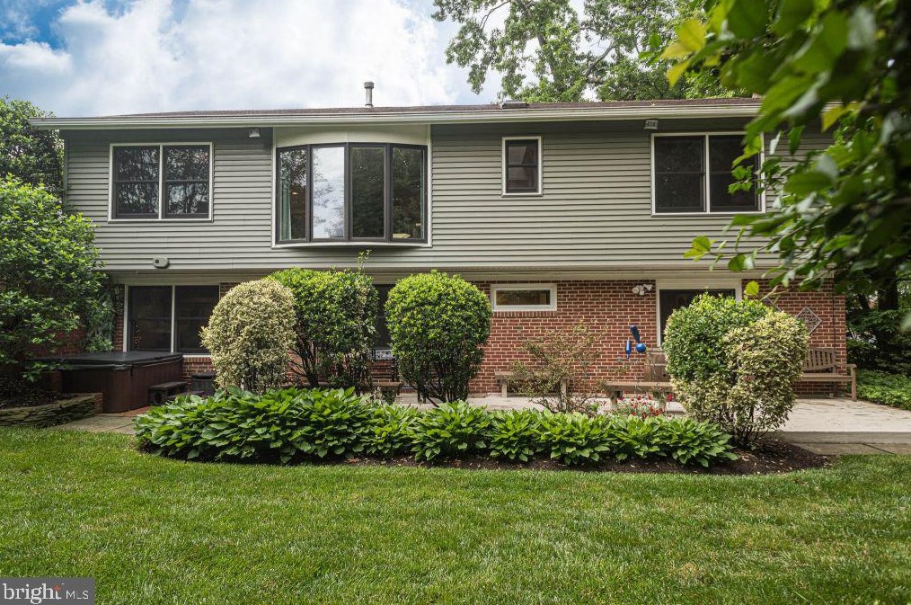 8020 Greeley Blvd, Springfield, VA 22152
