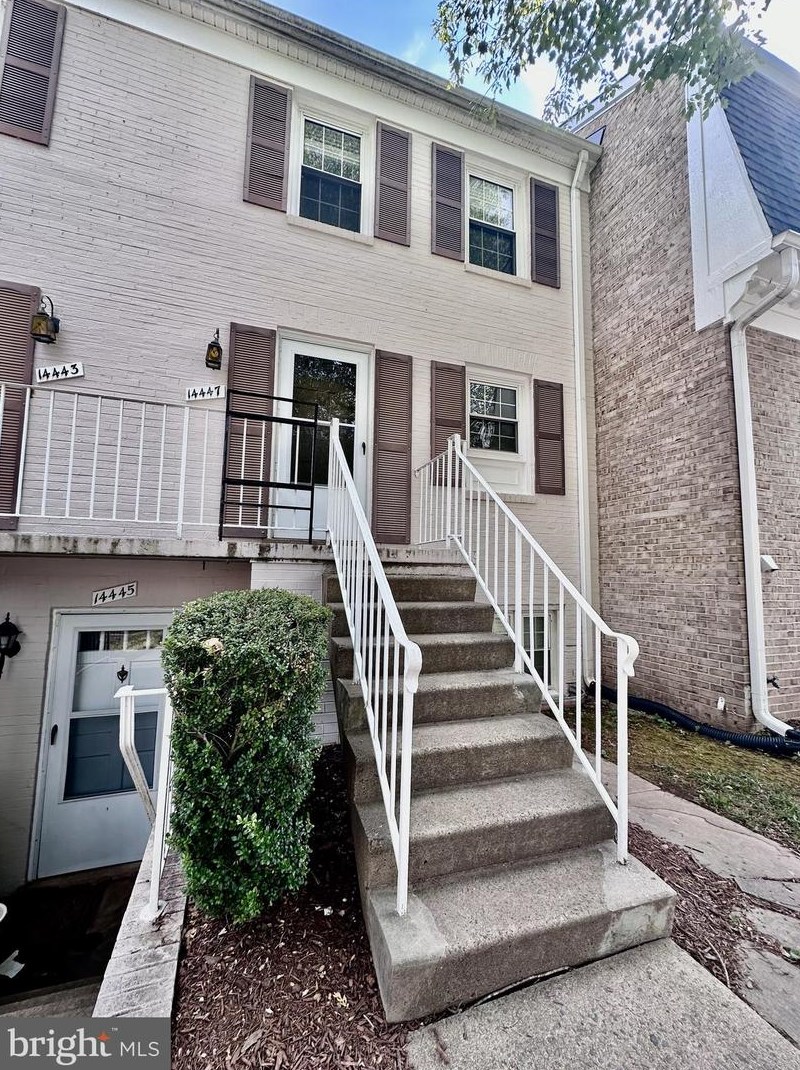 14447 Golden Oak Rd, Centreville, VA 20121
