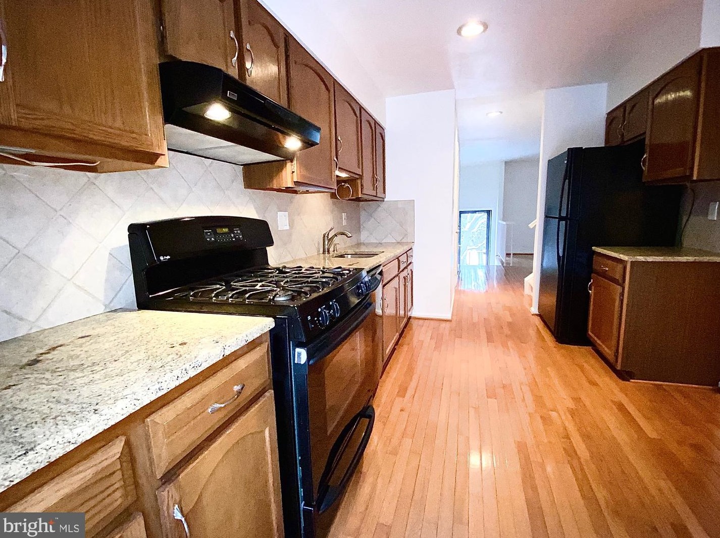 7820 Solomon Seal Dr, Springfield, VA 22152-3156