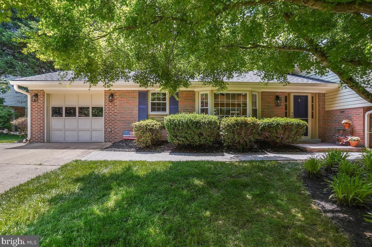 2324 Riviera Dr, Vienna, VA 22181-3118