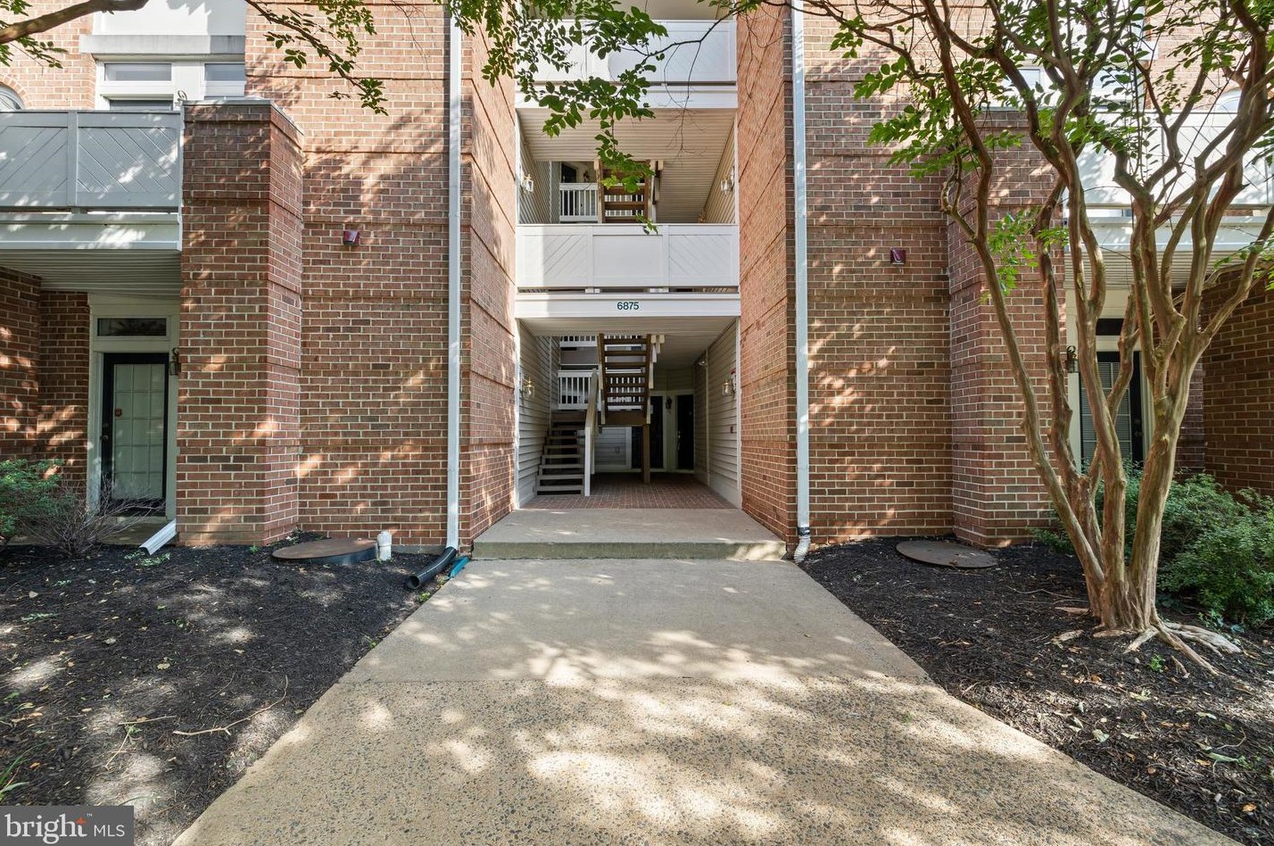 6875 Brindle Heath Way, Alexandria, VA