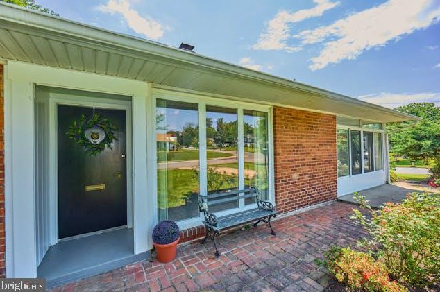 5222 Garner St, Springfield, VA 22151