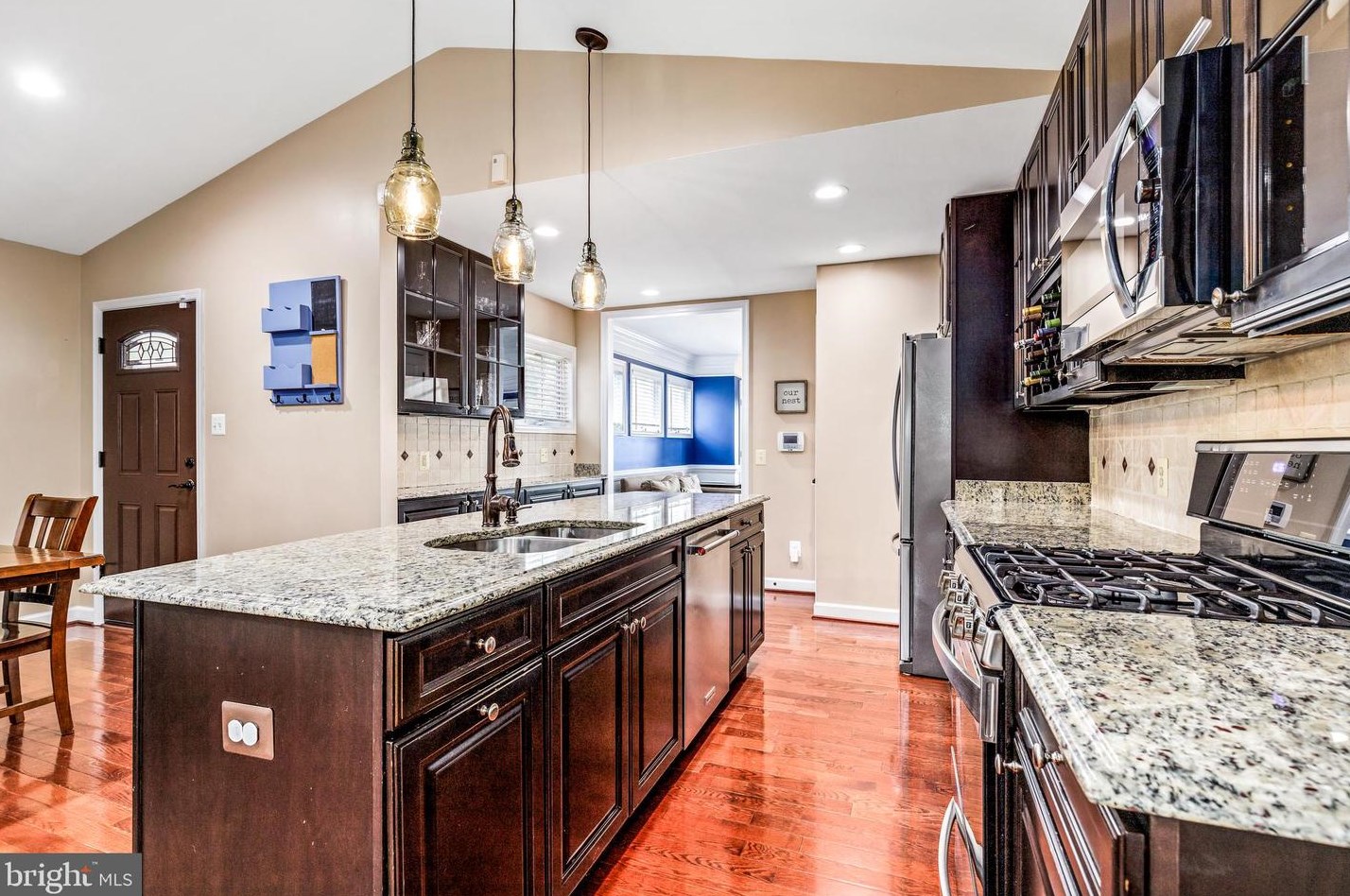 6619 Cavalier Dr, Alexandria VA 22307-1307 exterior