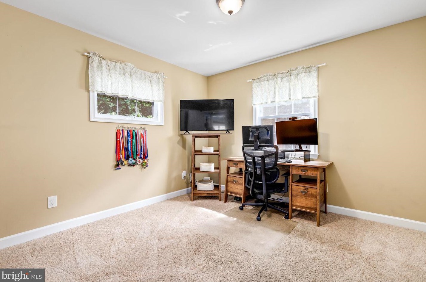 6619 Cavalier Dr, Alexandria VA 22307-1307 exterior