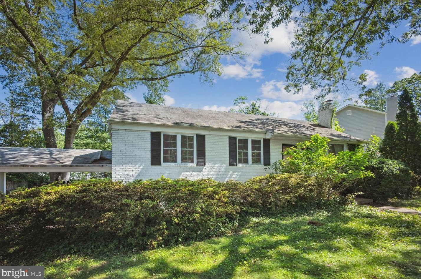 3708 Terrace Dr, Annandale, VA 22003