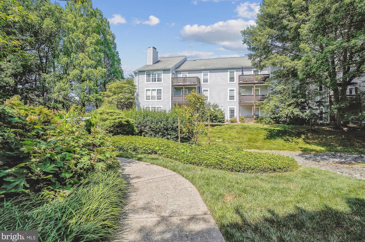 10003 Oakton Terrace Rd #10003, Vienna, VA 22124