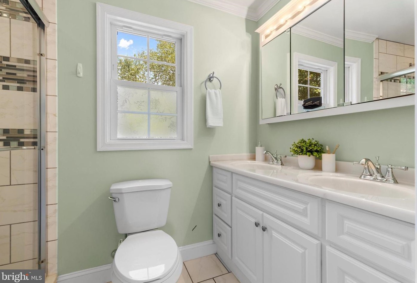 8201 Martha St, Alexandria VA  22309-3721 exterior