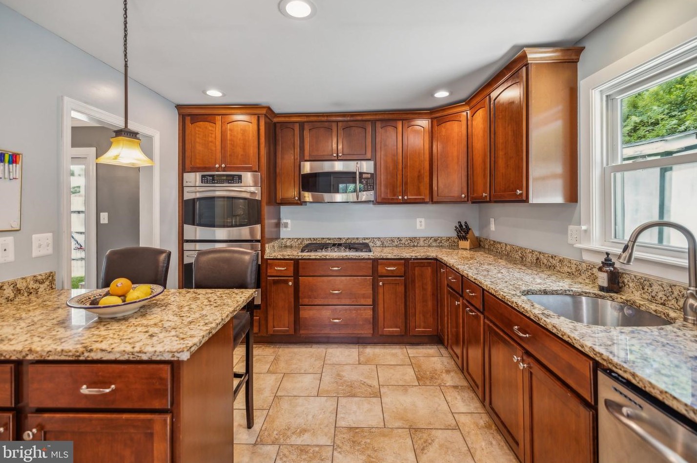 2506 Fairhaven Ave, Alexandria VA 22303-2305 exterior