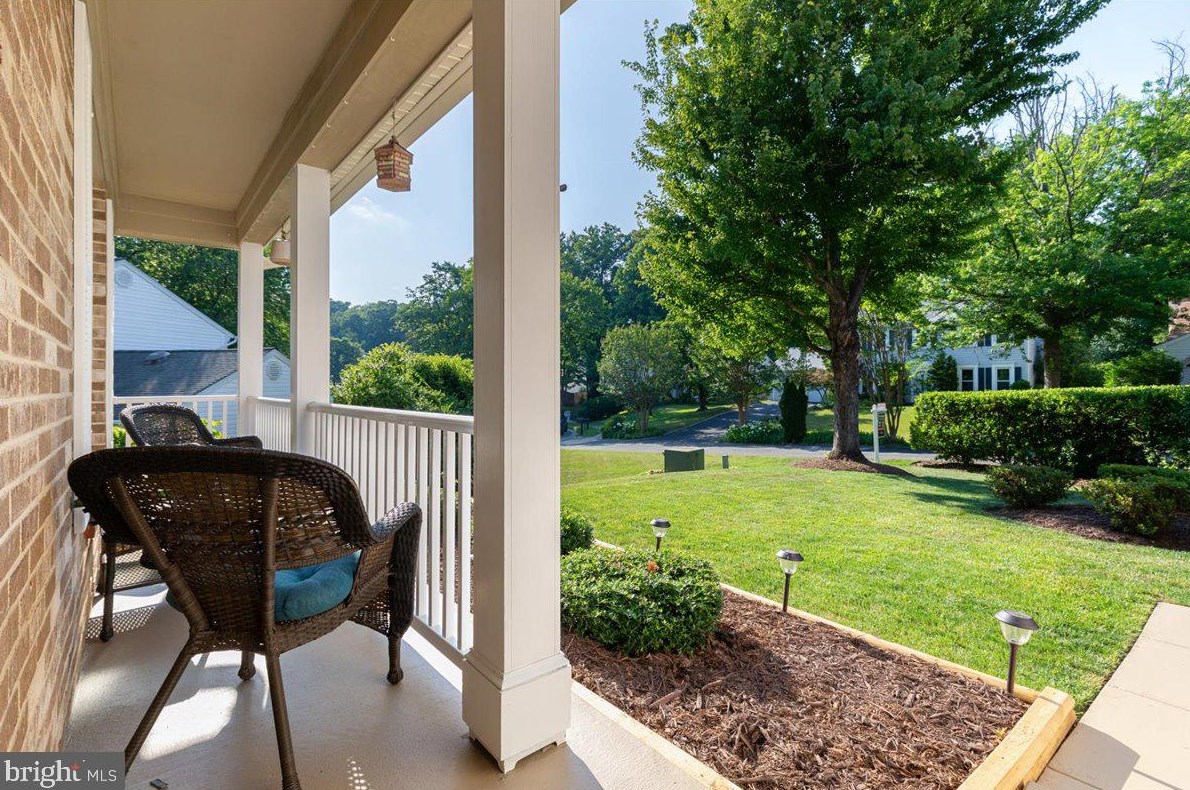 7577 Woodstown Dr, Springfield, VA 22153-3529